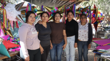 Ajijic family keeps piñata tradition alive